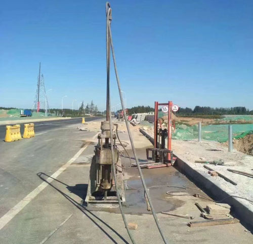 理塘公路高聚物注浆加固